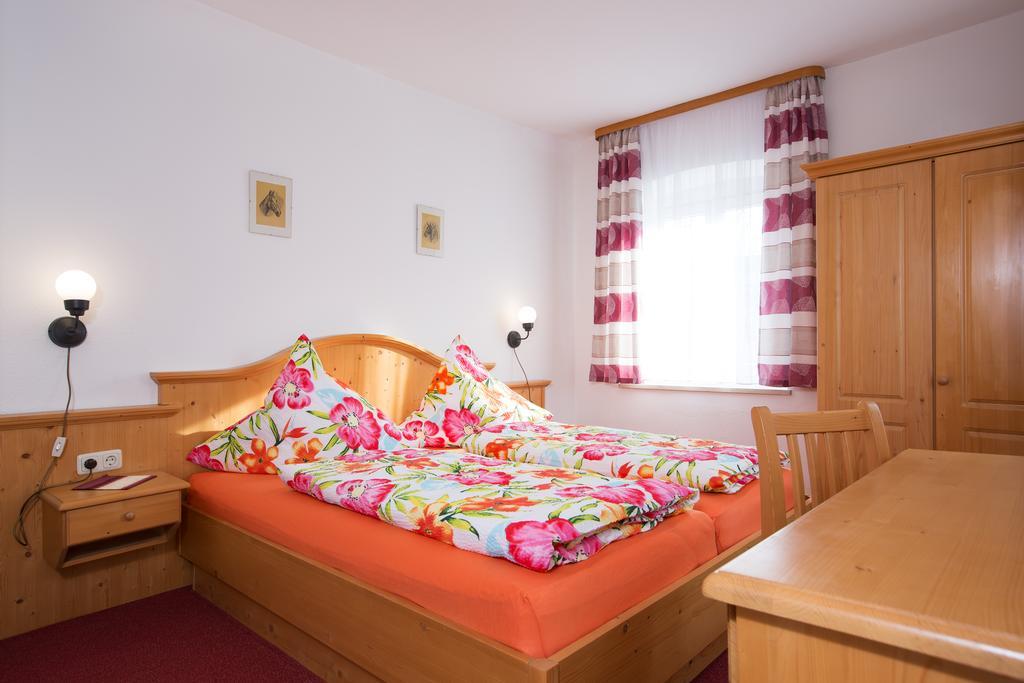 Gasthof Zum Lamm Hotell Garmisch-Partenkirchen Rum bild