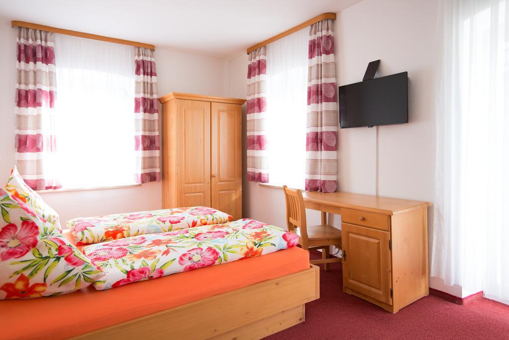Gasthof Zum Lamm Hotell Garmisch-Partenkirchen Rum bild